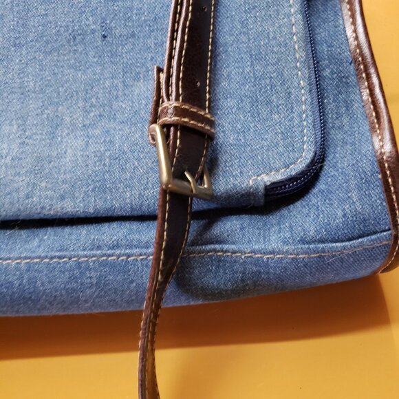 Denim purse and size 7 sandals - Picture 4 of 9